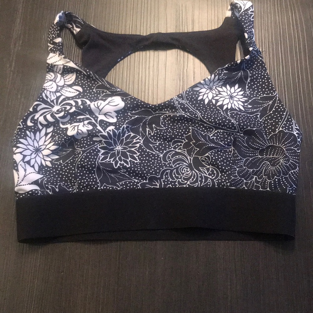 Onzie sports bra
